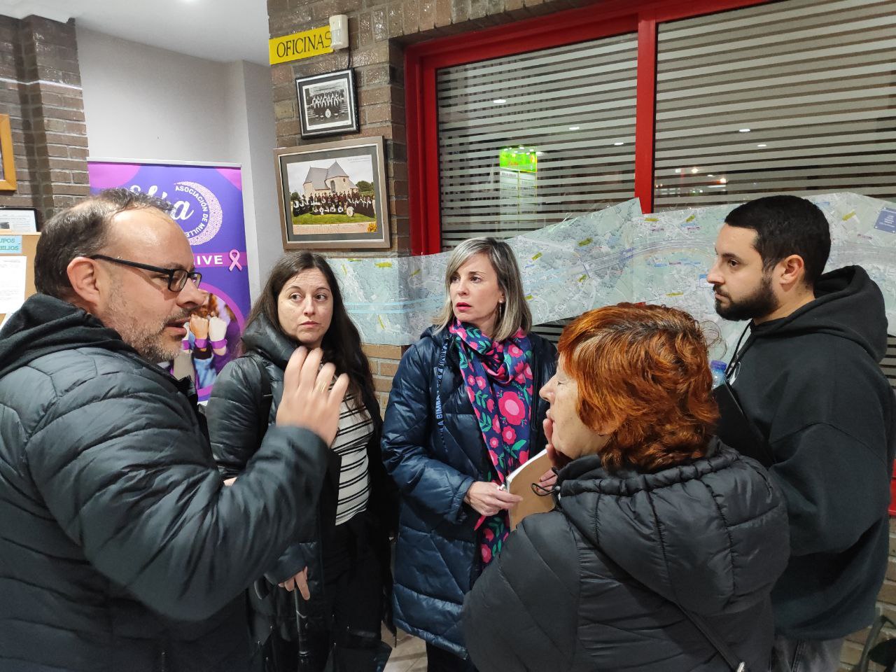 Sumar Galicia reúnese cos afectados pola ampliación da A52 en Bembrive: “O de Caballero tamén é trumpismo”