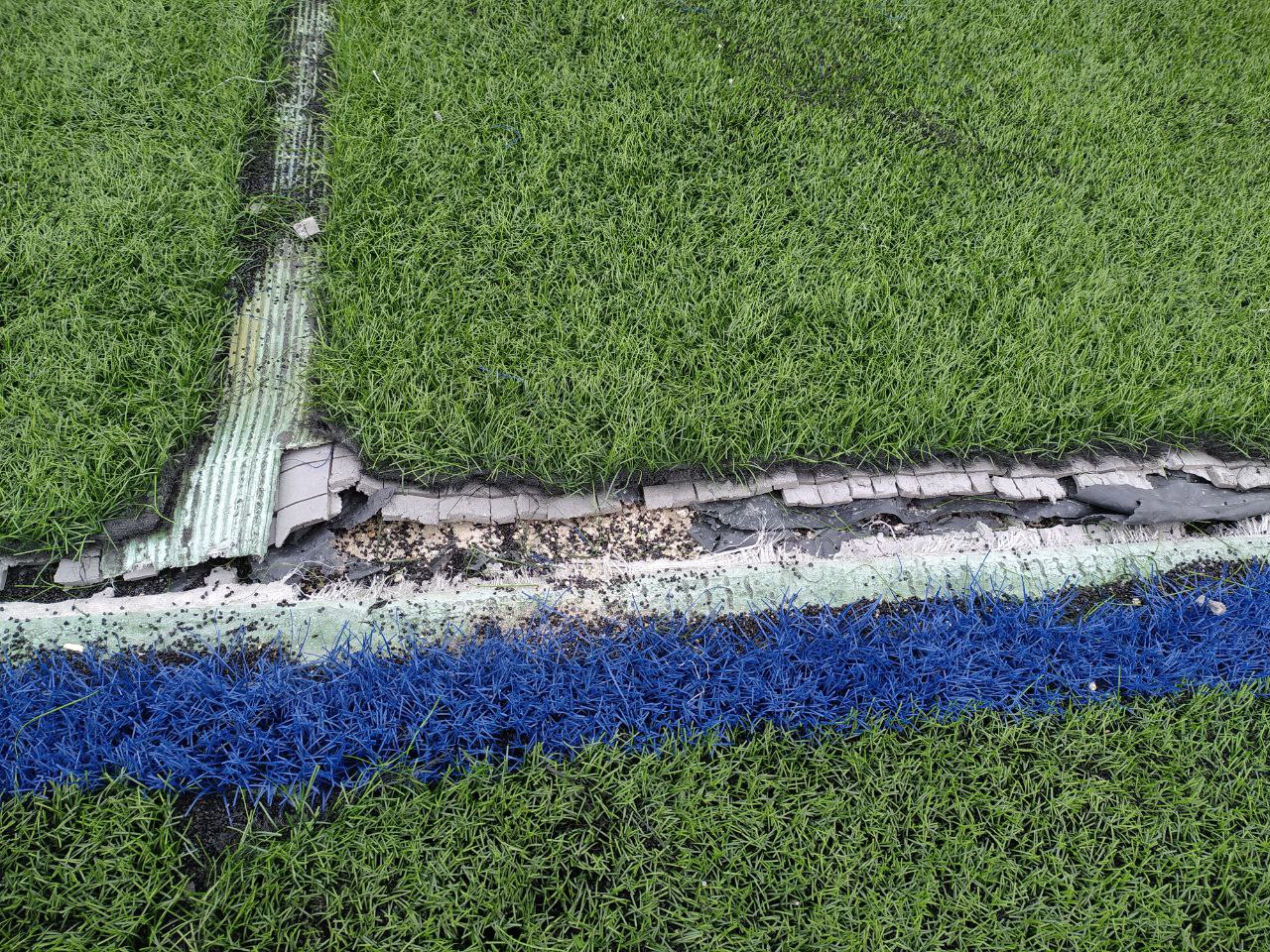 Movemento Sumar Galicia denuncia o “estado ruinoso, lamentable e perigoso” do campo de fútbol de Agüeiros, en Campañó